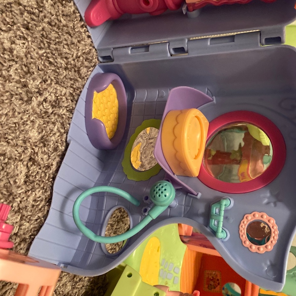 Littlest Pet Shop Lovin’ Playhouse